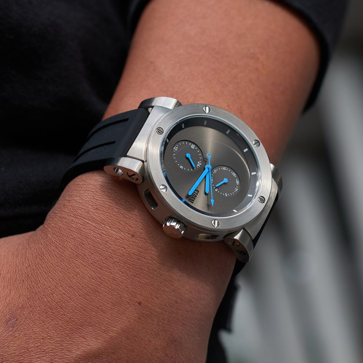 EXTRA-WRIST