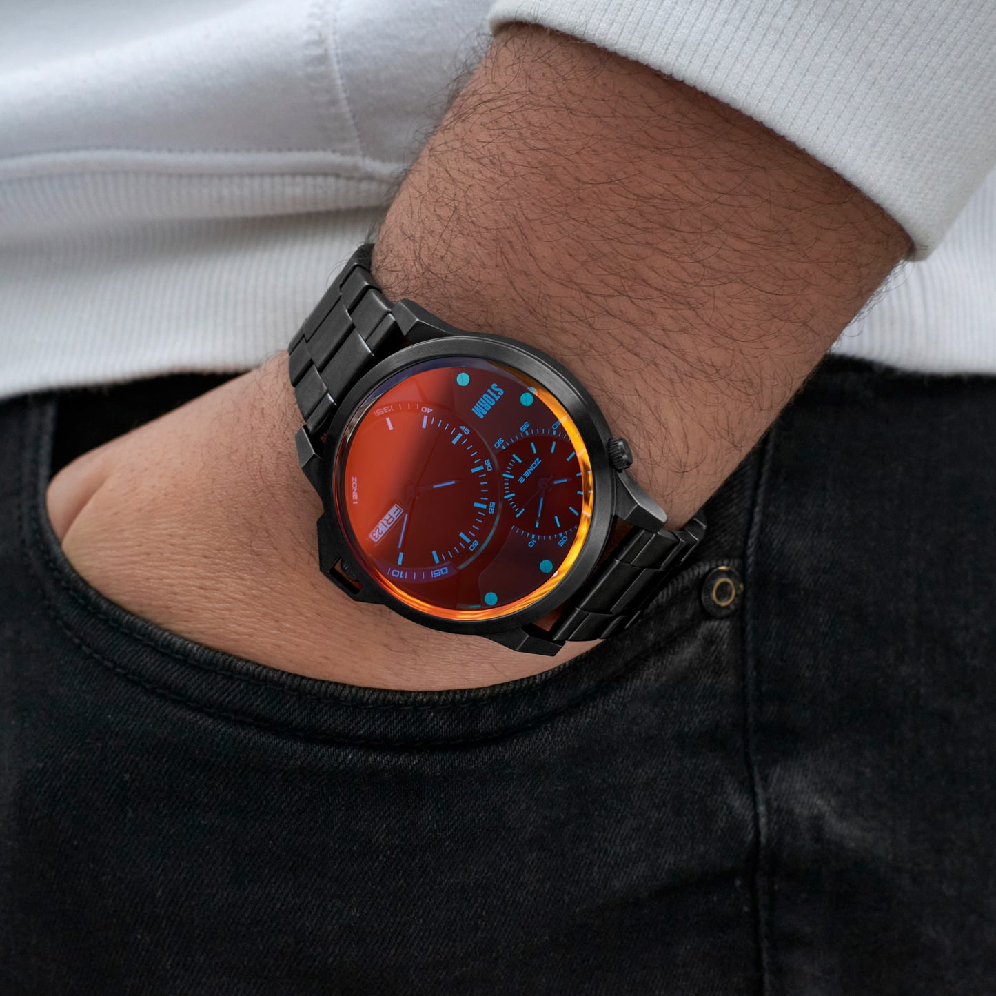 AVALONIC_SLATE_RED_WRIST_1