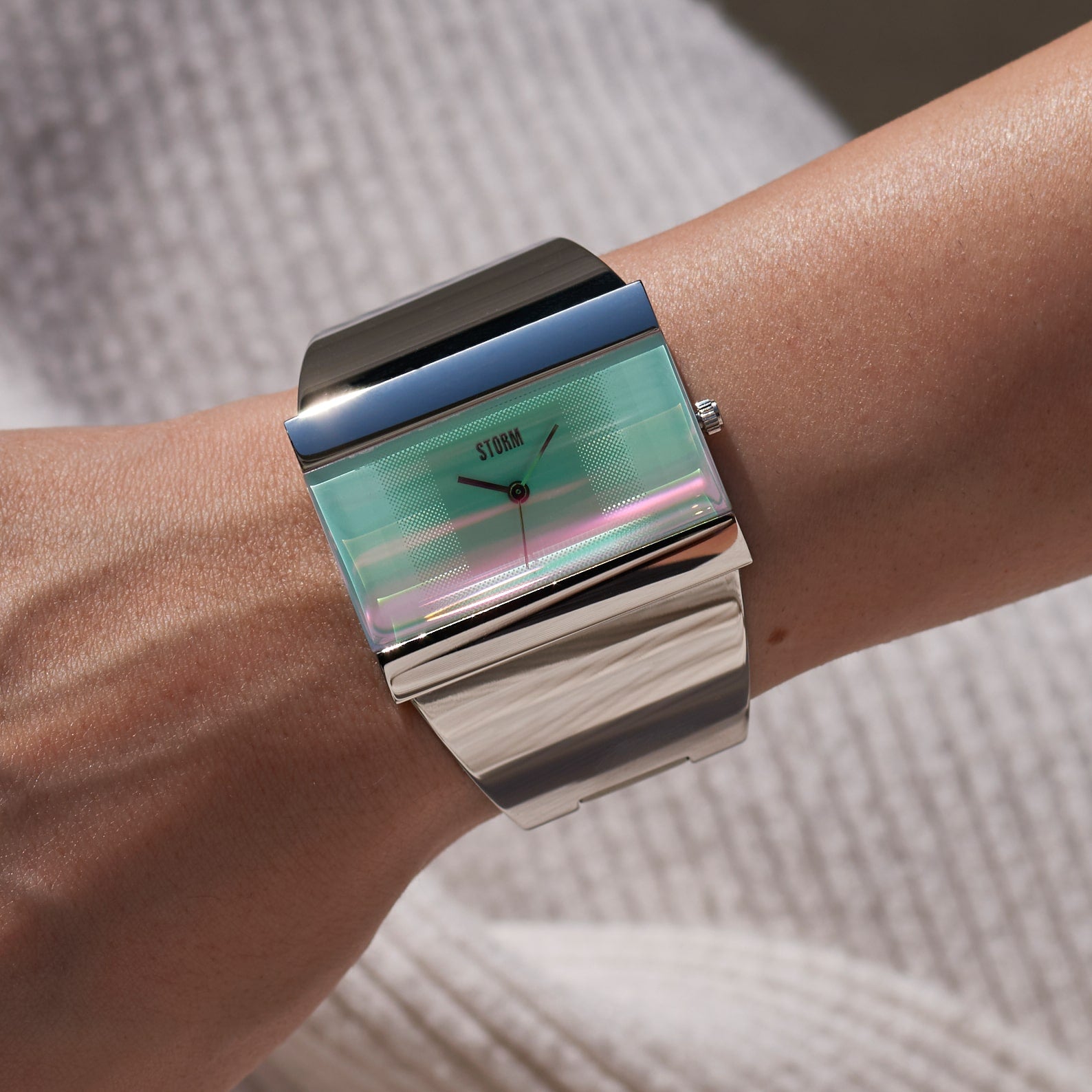 STARLETTI ICE WRIST 2